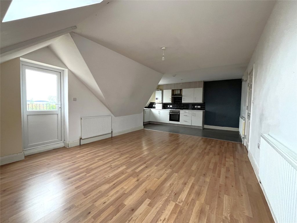 Property photo 3 of 11 Picture No. 21