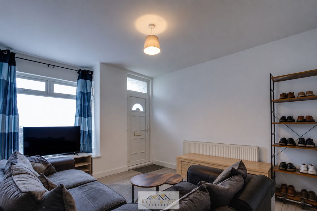 Property photo 3 of 18