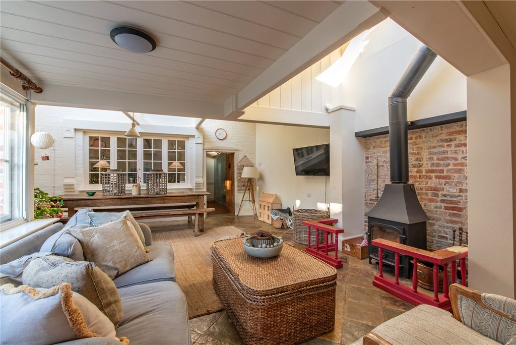 Property photo 3 of 24 Sitting Room