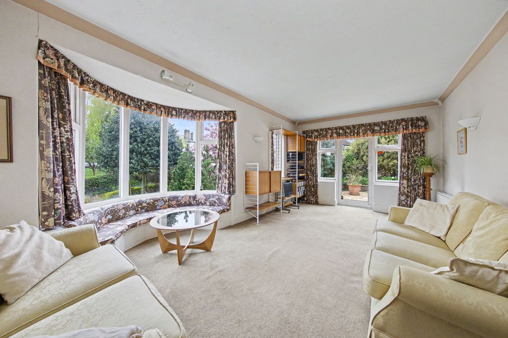 Property photo 2 of 37 Living Room