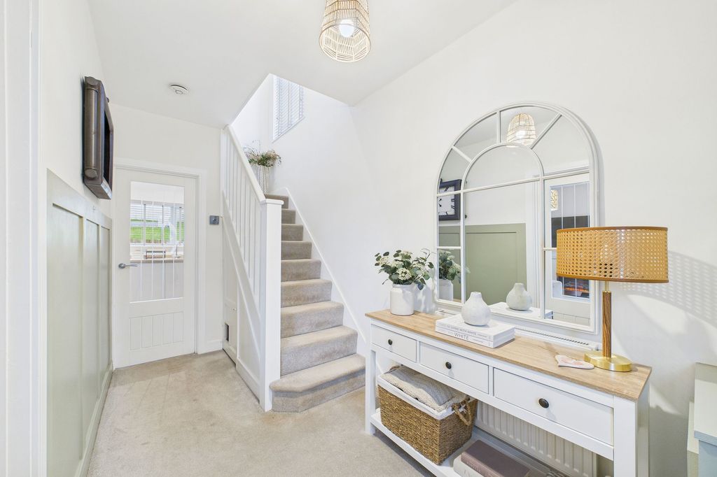 Property photo 2 of 20