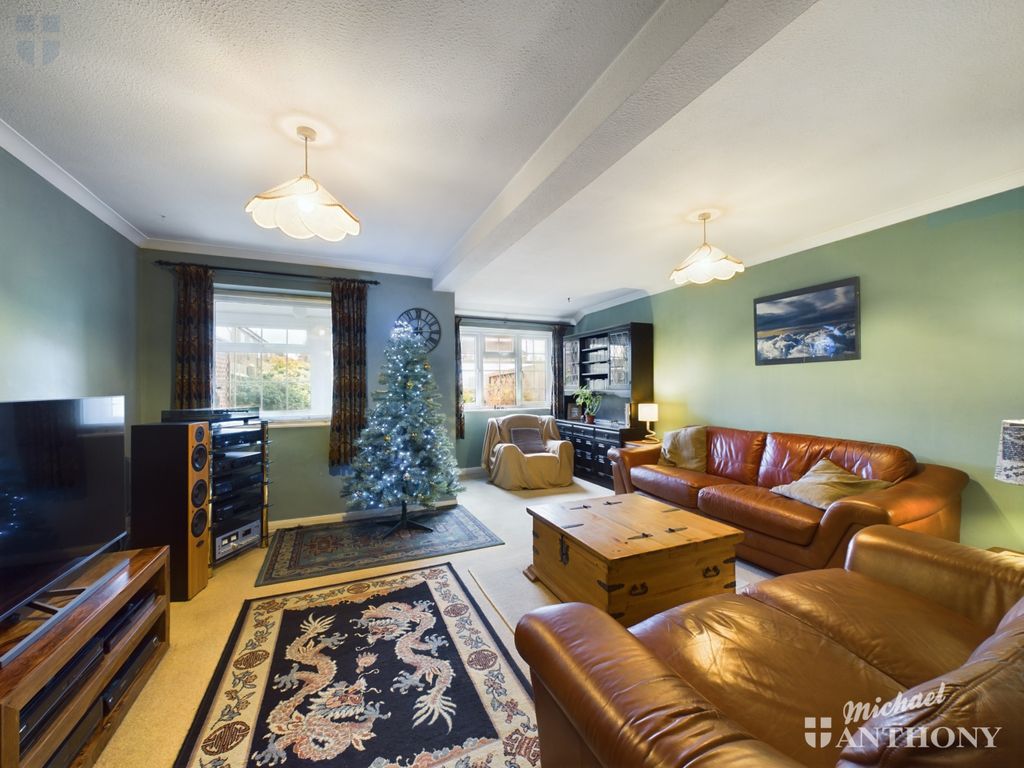 Property photo 2 of 15 Cam03218G0-Pr0454-Still001