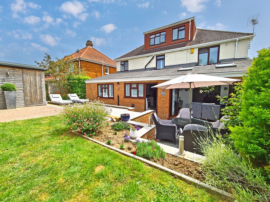 Property photo 2 of 33