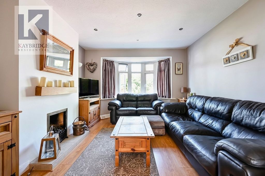 Property photo 2 of 12