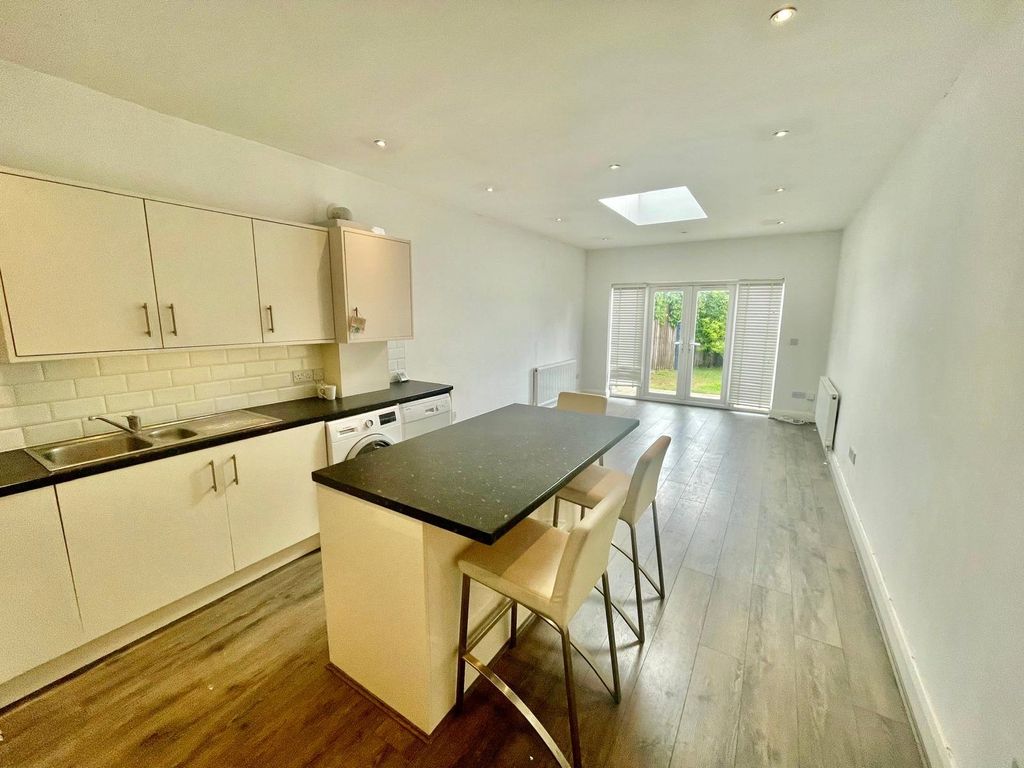 Property photo 2 of 14 Picture No. 02