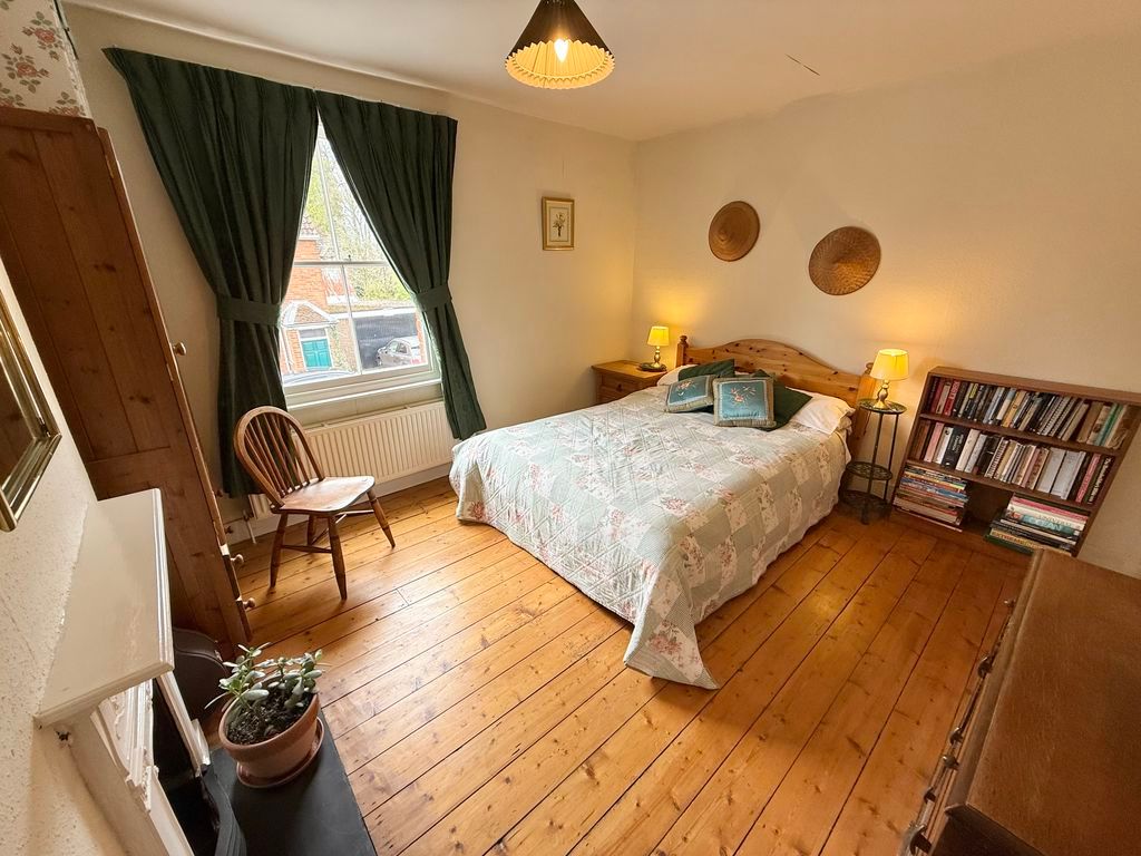 Property photo 2 of 19 Master Bedroom