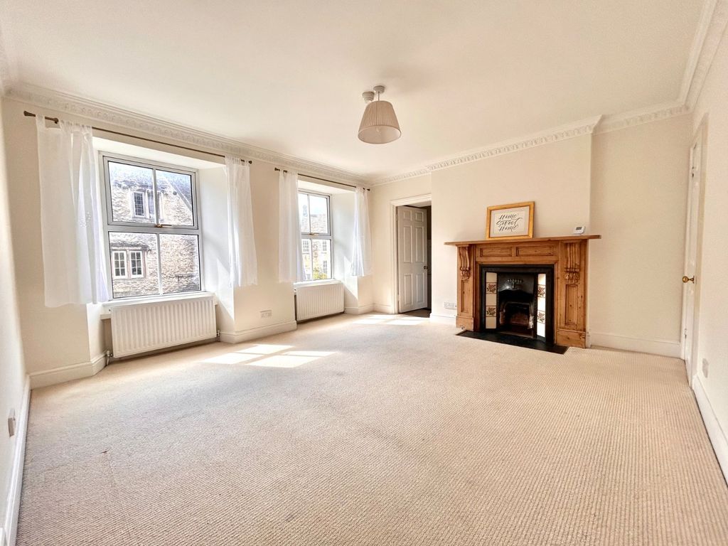 Property photo 2 of 14 Sitting Room