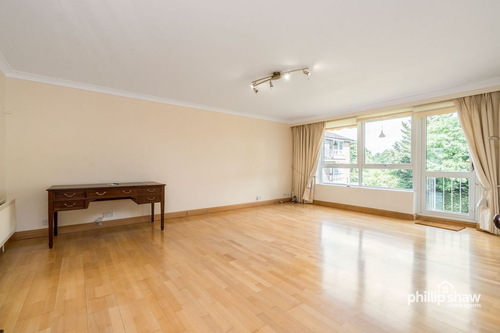 Property photo 3 of 12