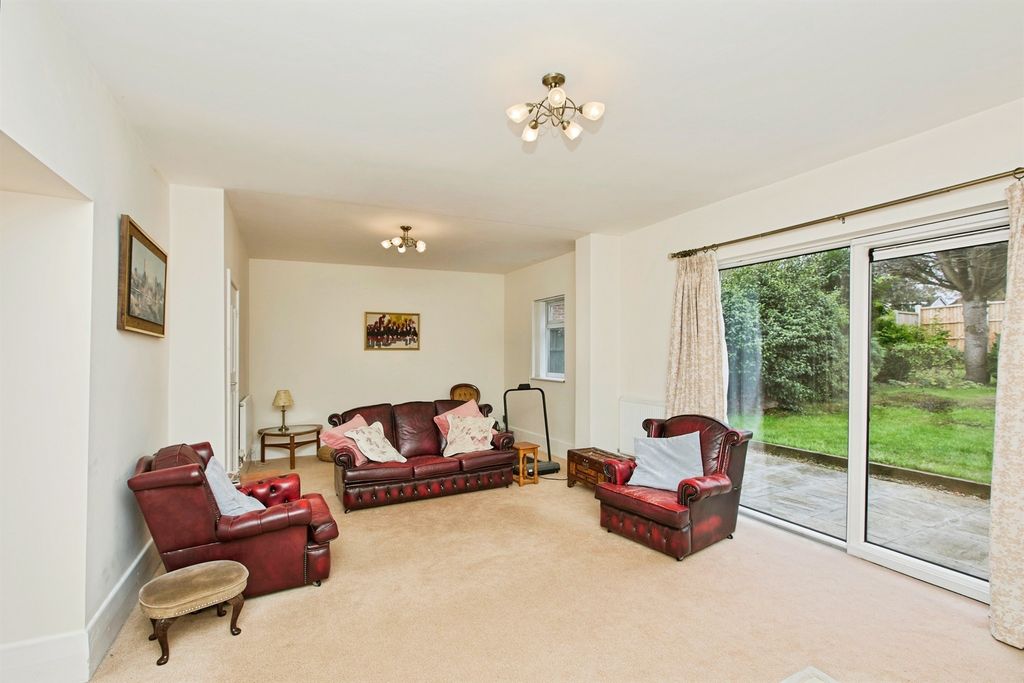 Property photo 2 of 21