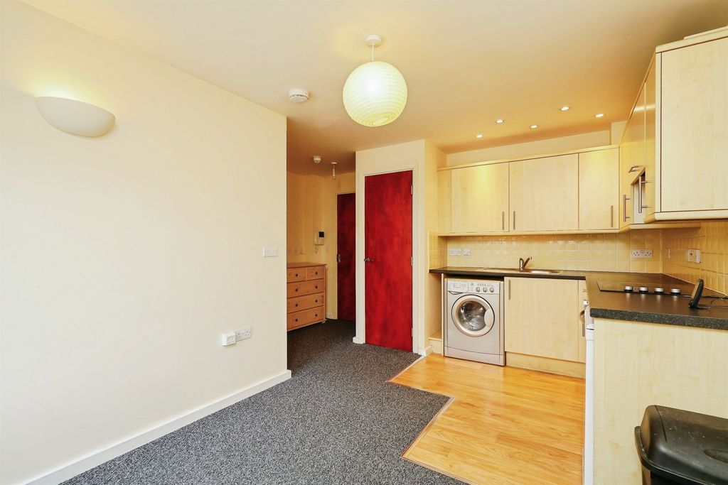 Property photo 3 of 8