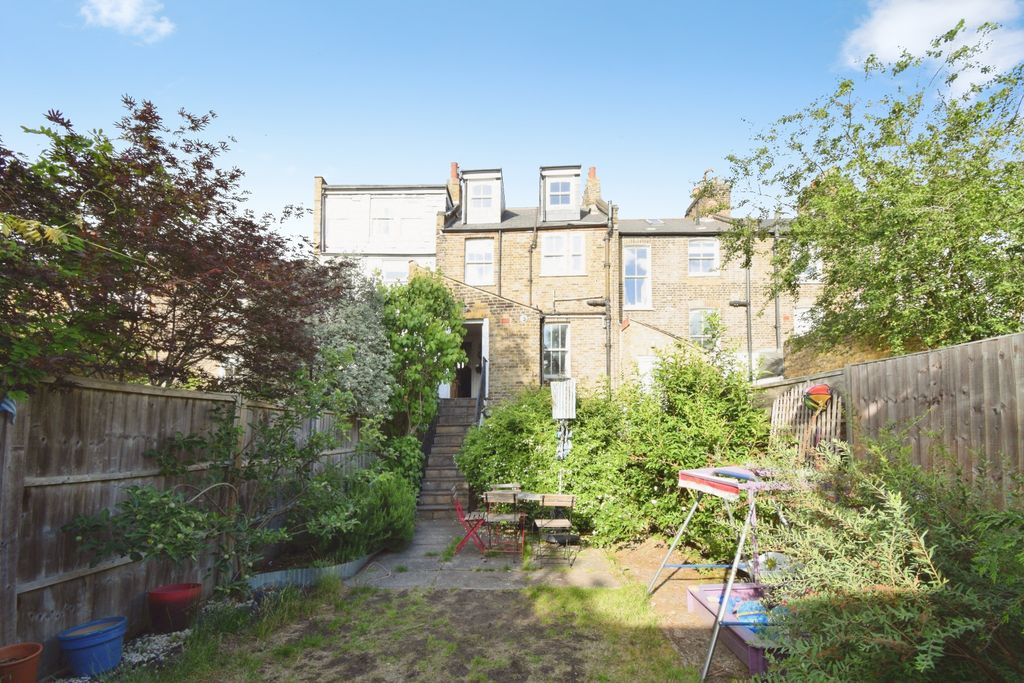 Property photo 2 of 18