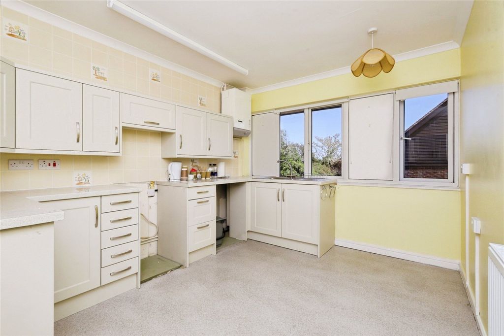 Property photo 2 of 21 Picture No. 13