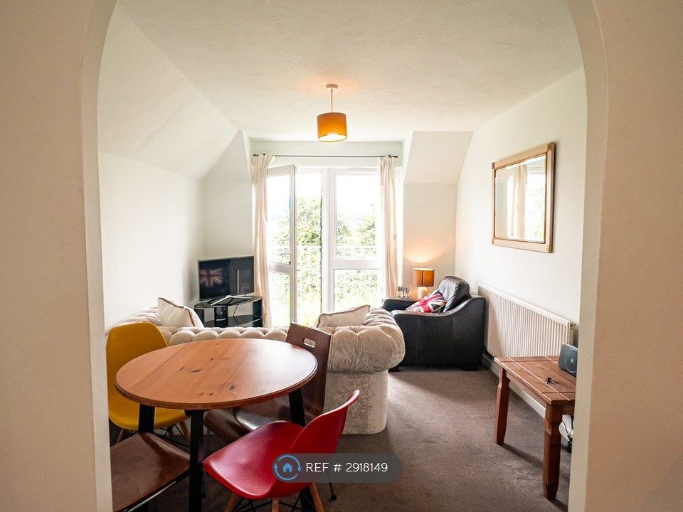 Property photo 3 of 12