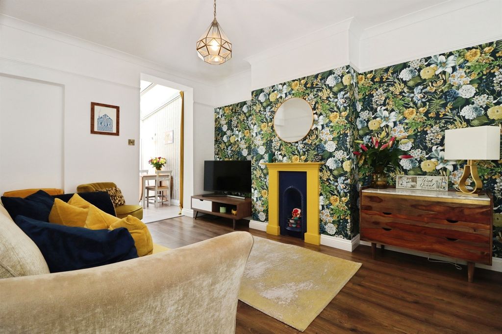 Property photo 2 of 12
