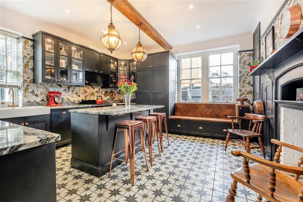 Property photo 1 of 19 Kitchen