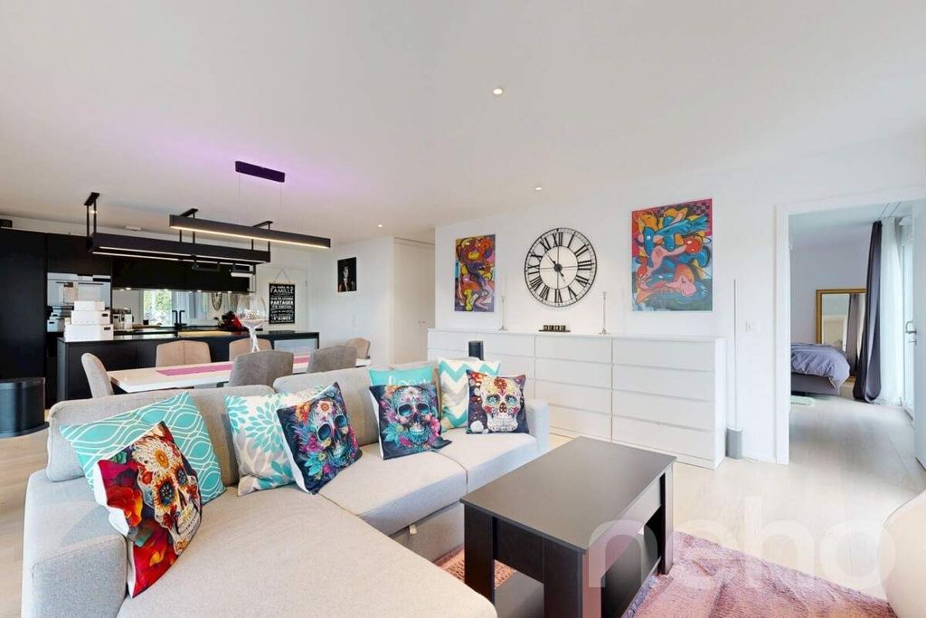 Property photo 3 of 12