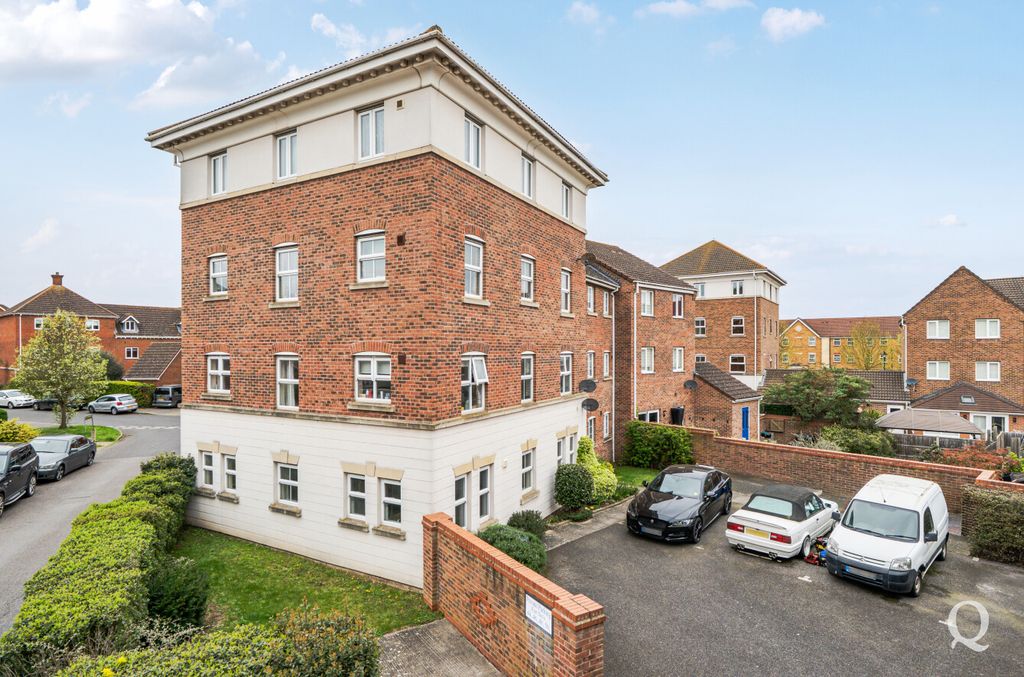 Property photo 1 of 16 A1Bd7B30-De49-40F...