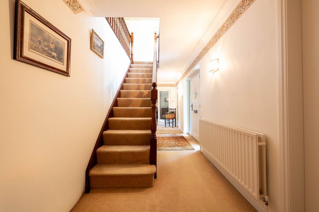 Property photo 2 of 22