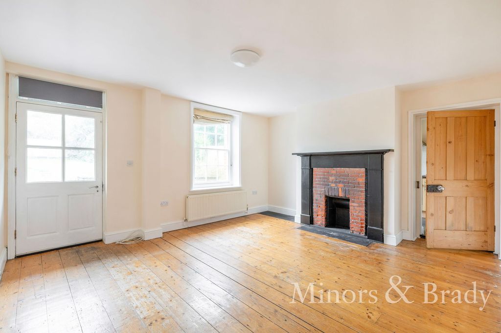 Property photo 3 of 25