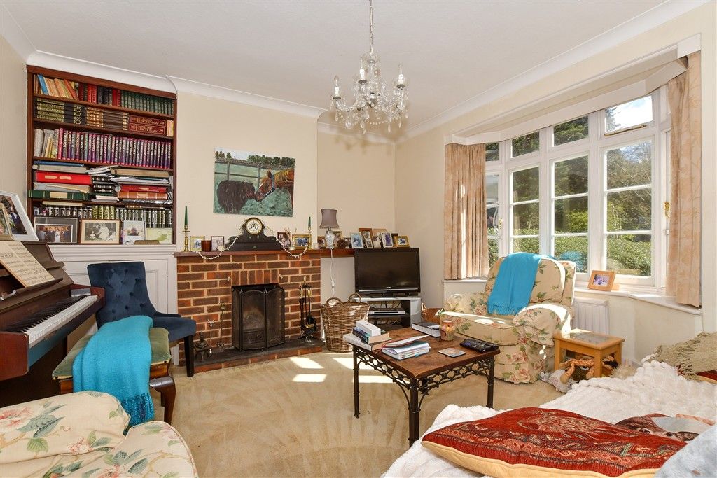 Property photo 1 of 13 Lounge