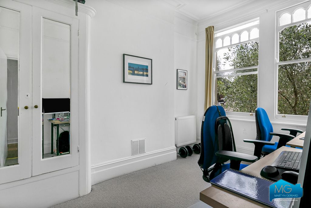 Property photo 3 of 12 Picture No. 30