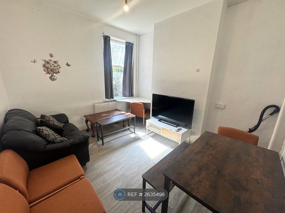 Property photo 2 of 16 Lounge/Common Room