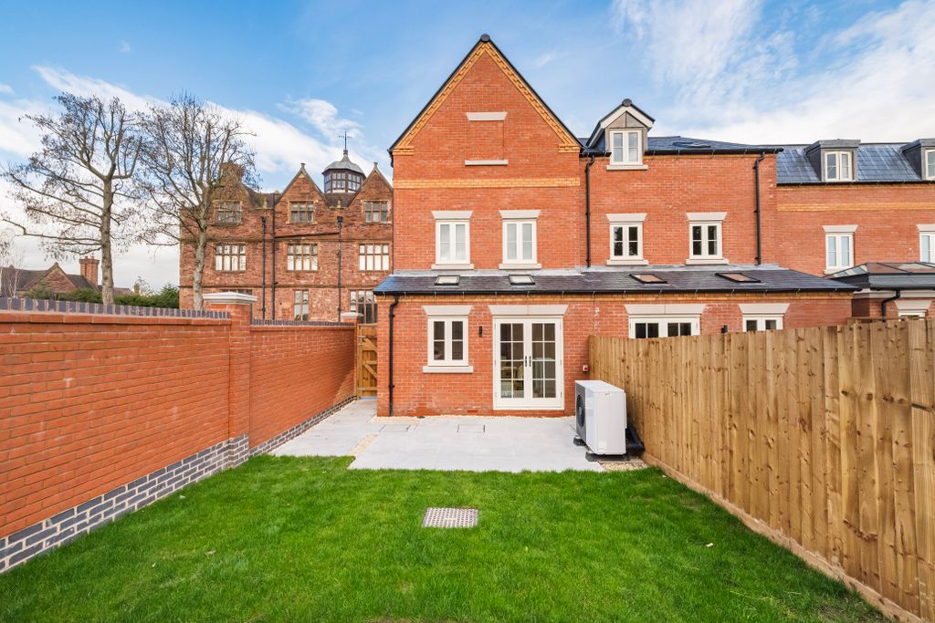 Property photo 2 of 13 The Gate House