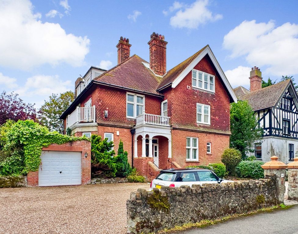 Property photo 1 of 24 Picture No. 32