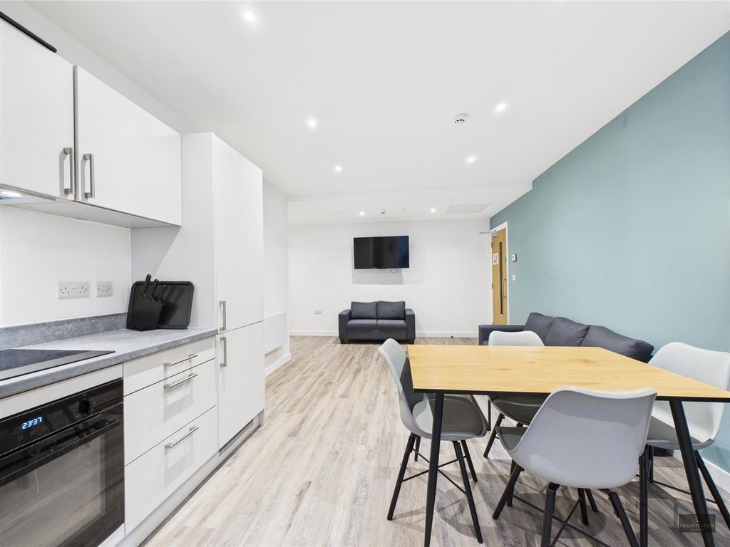 Property photo 2 of 10 Cam02887G0-Pr0458-Still003.Jpg