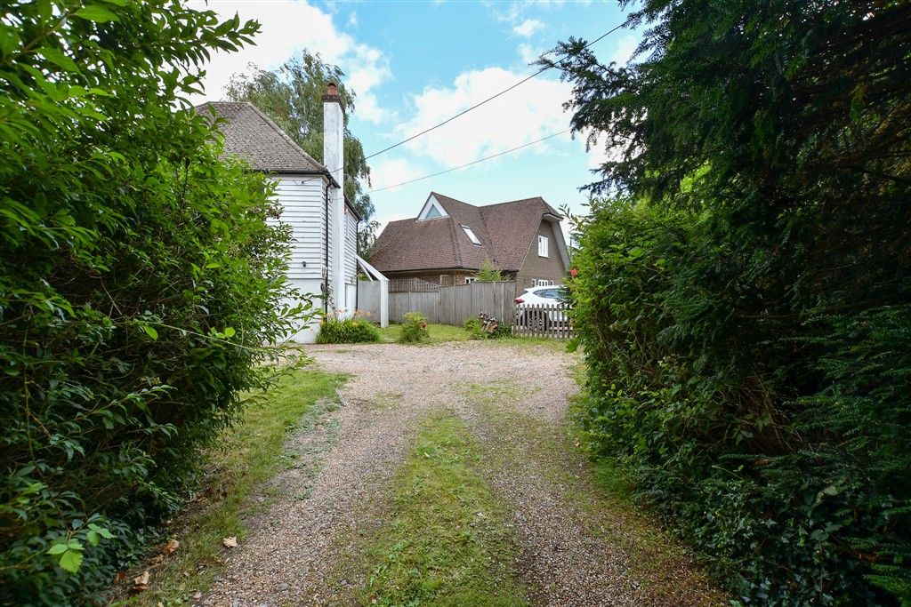 Property photo 3 of 12 Driveway/Parking