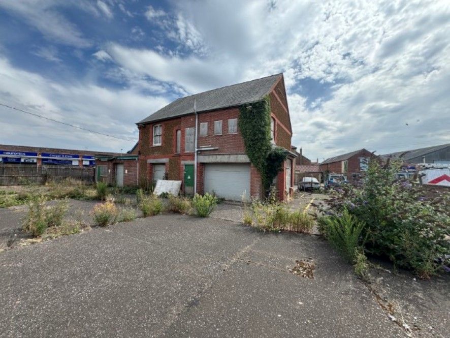 Property photo 1 of 9