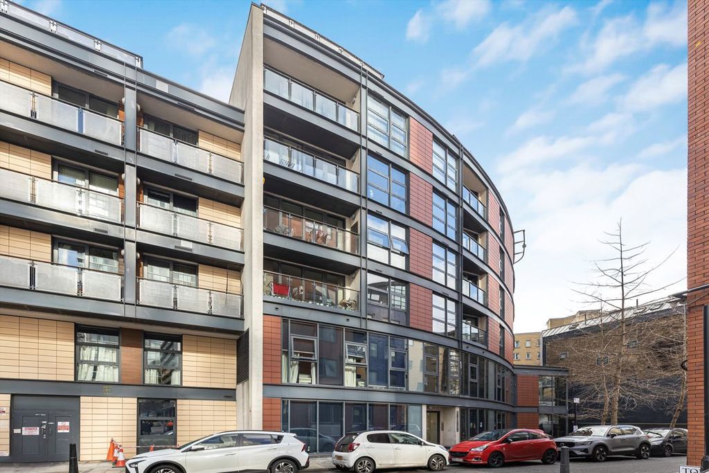 Property photo 1 of 9