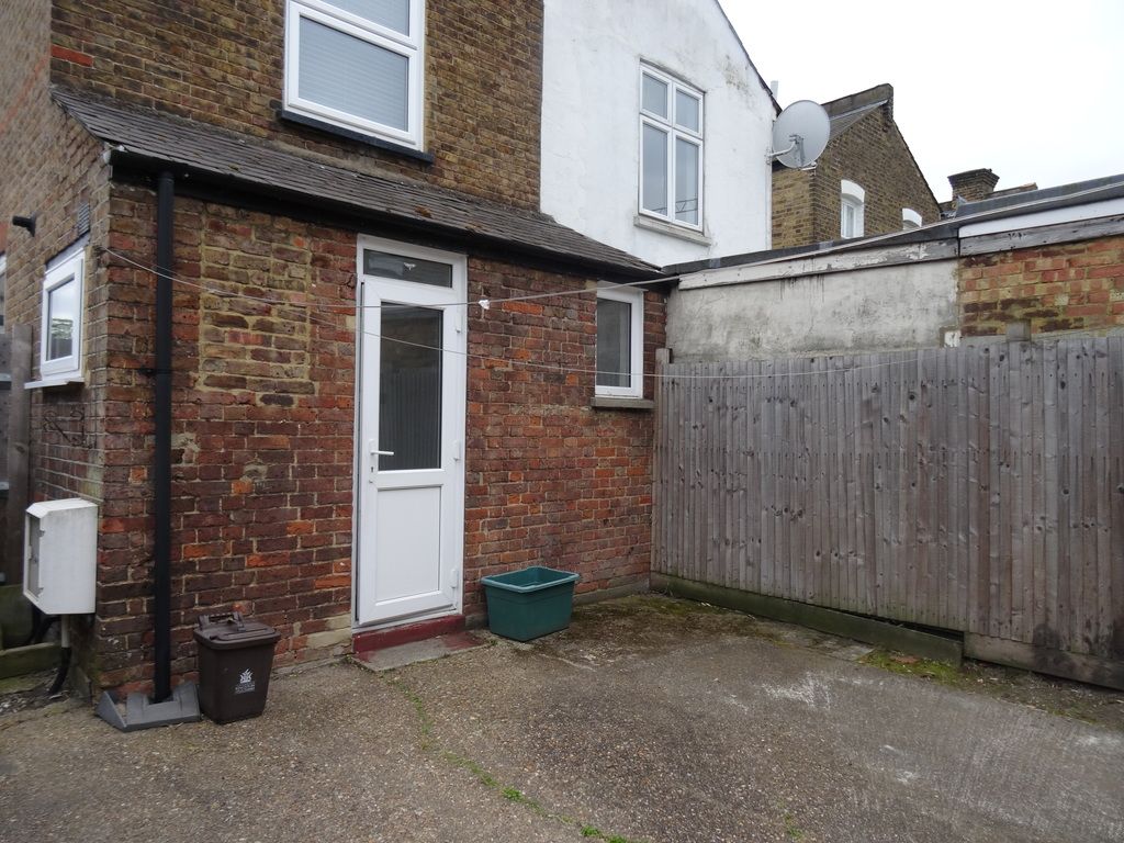 Property photo 3 of 23