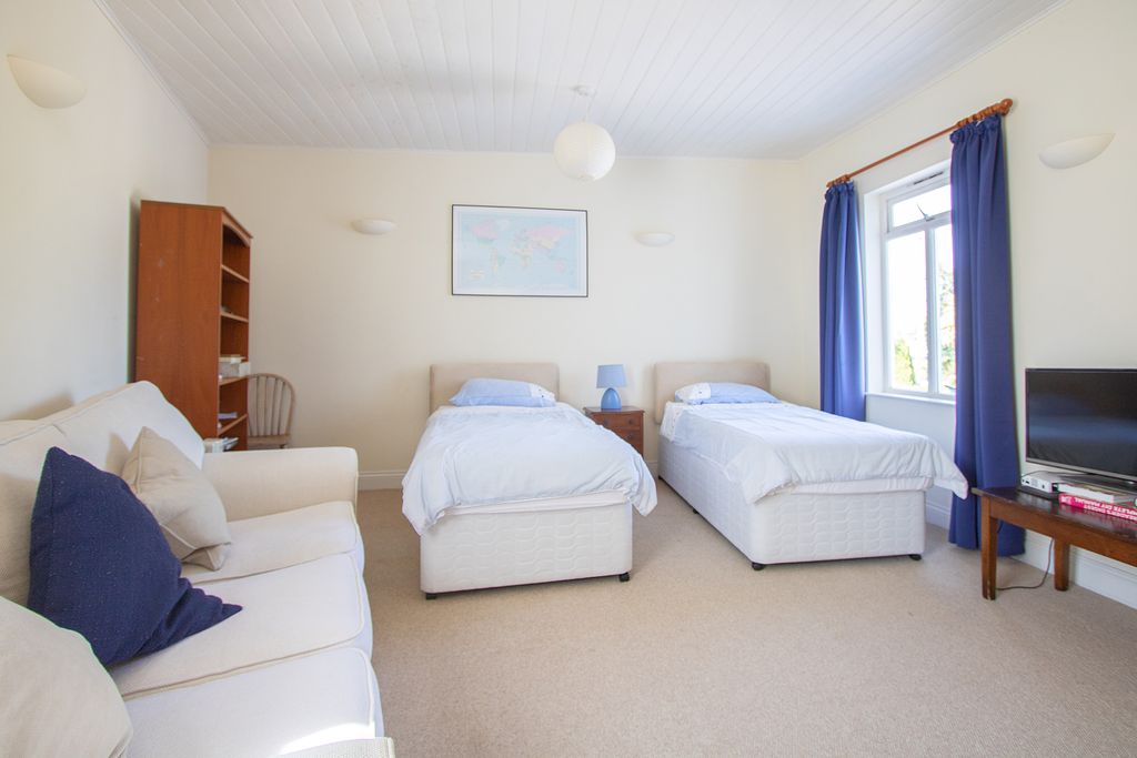 Additional image 7 of 5 bed detached house for saleRoute De La Charruee, Vale, Guernsey GY6