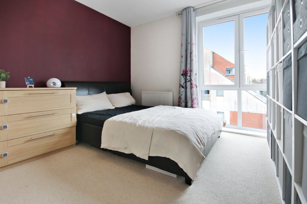 Additional image 4 of 2 bed flat for saleHoltye Avenue, East Grinstead RH19