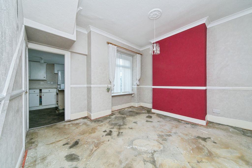 Property photo 3 of 11 Pbox-Img.Jpg