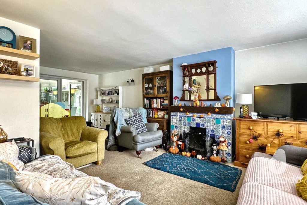 Property photo 2 of 11 4295367