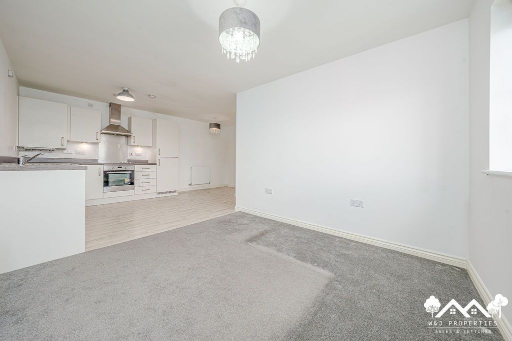 Property photo 3 of 23
