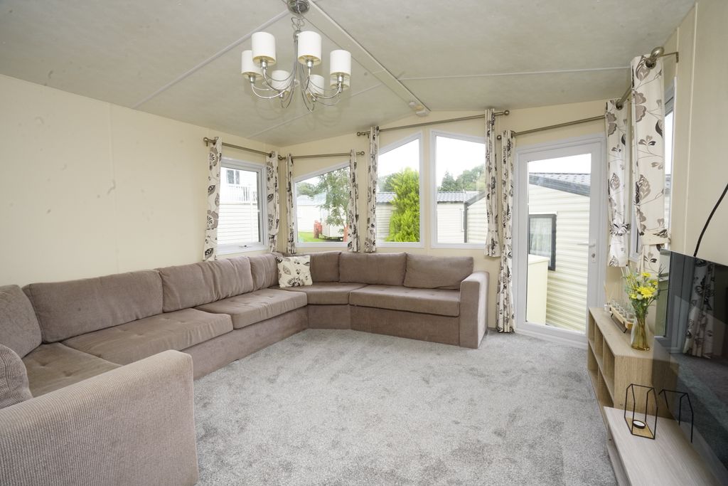 Property photo 1 of 25