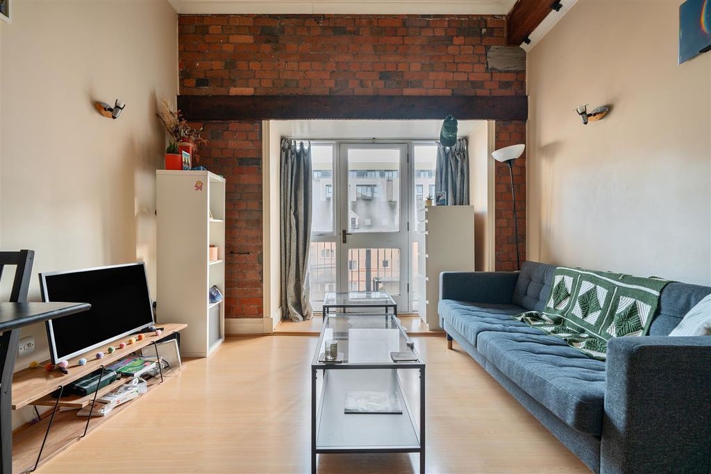 Property photo 2 of 13 1406506-2-6979Dcf25E206.Jpg