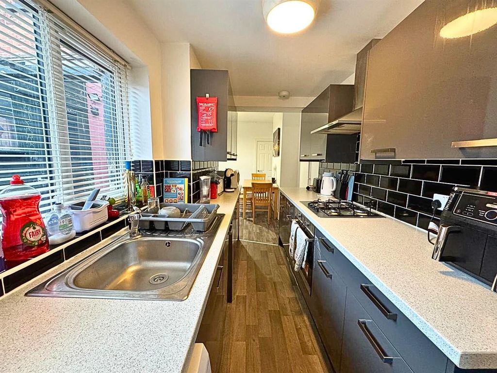 Property photo 2 of 13 Kitchen