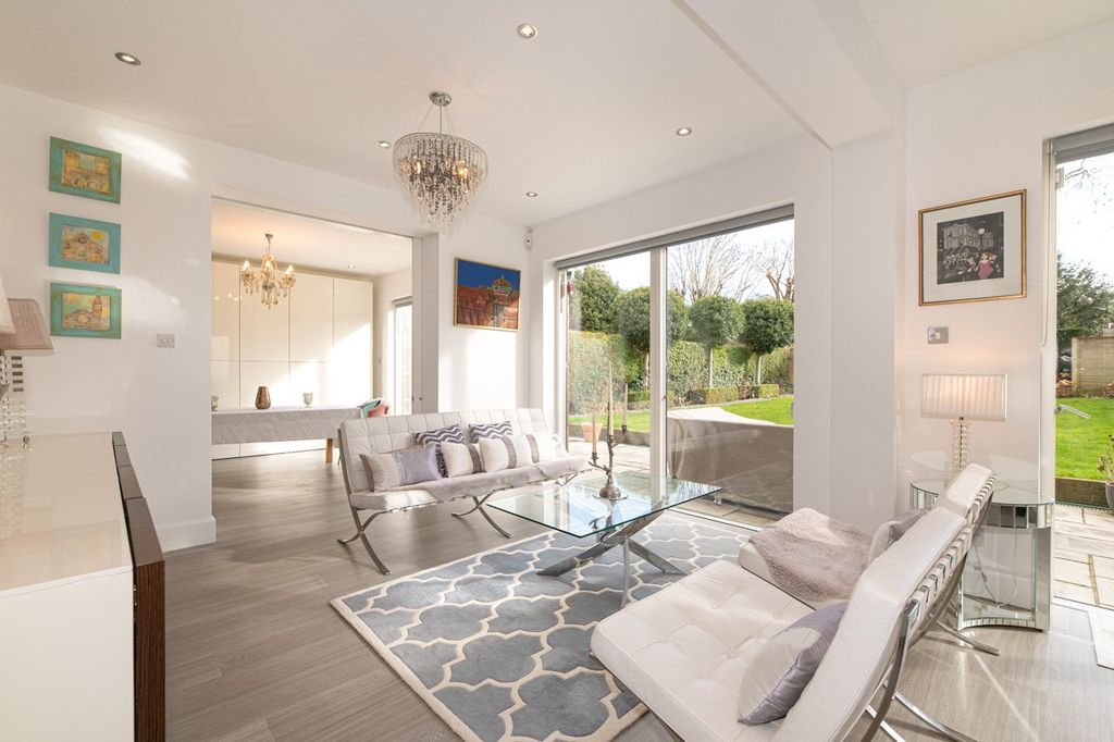 Property photo 2 of 24 Picture No. 64