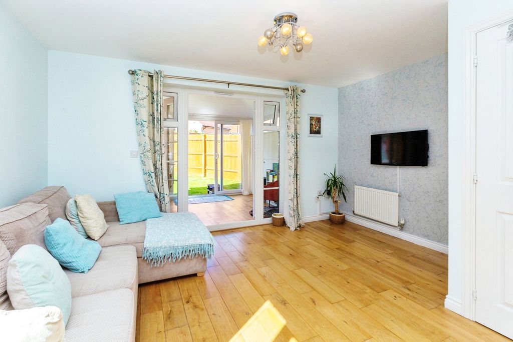 Property photo 2 of 16 Picture No. 19