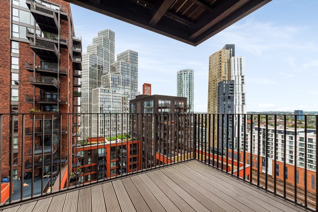 Property photo 2 of 14 Legacy Building, ...