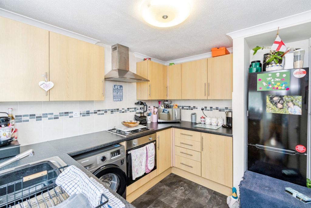 Property photo 2 of 19