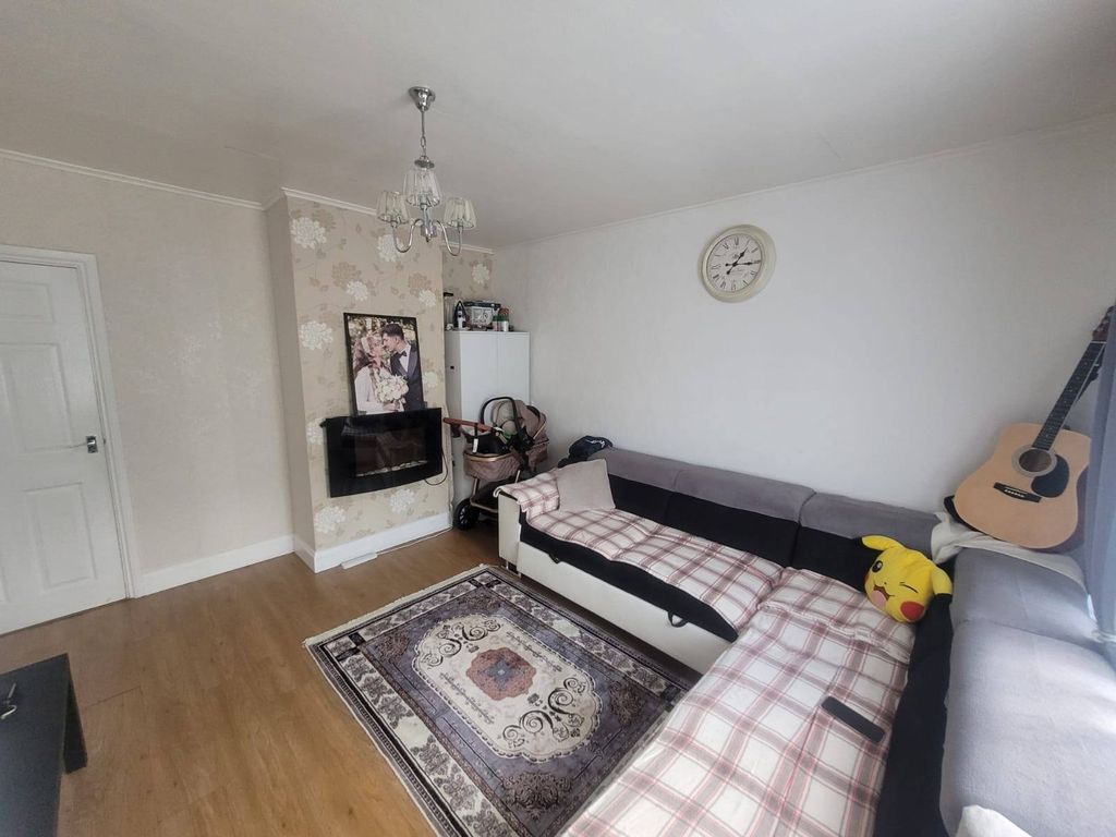 Property photo 3 of 11 Gallery