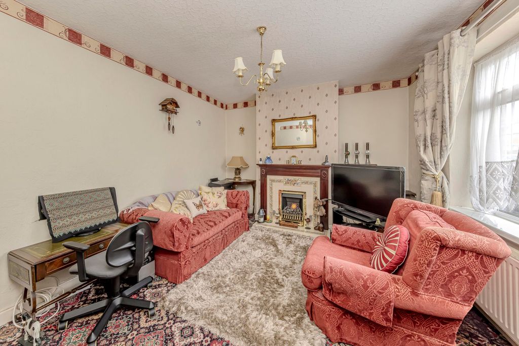 Property photo 2 of 18
