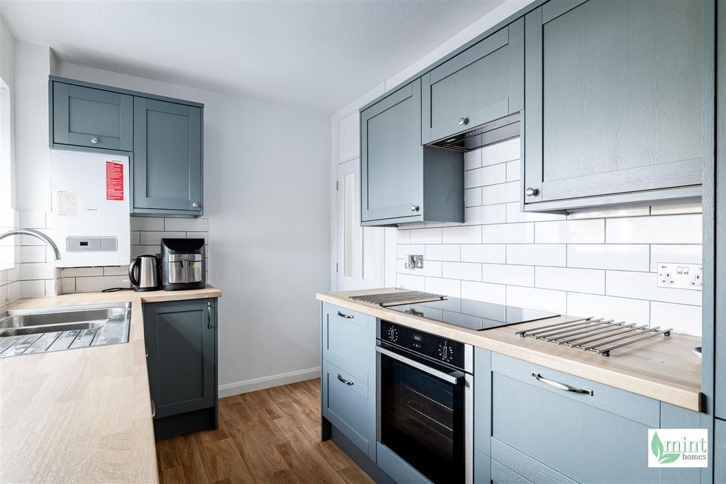 Property photo 2 of 14 Drayton Court - Watermark-9.Jpg