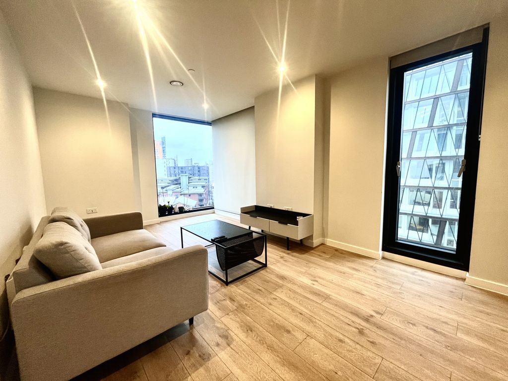 Property photo 2 of 10 Lounge