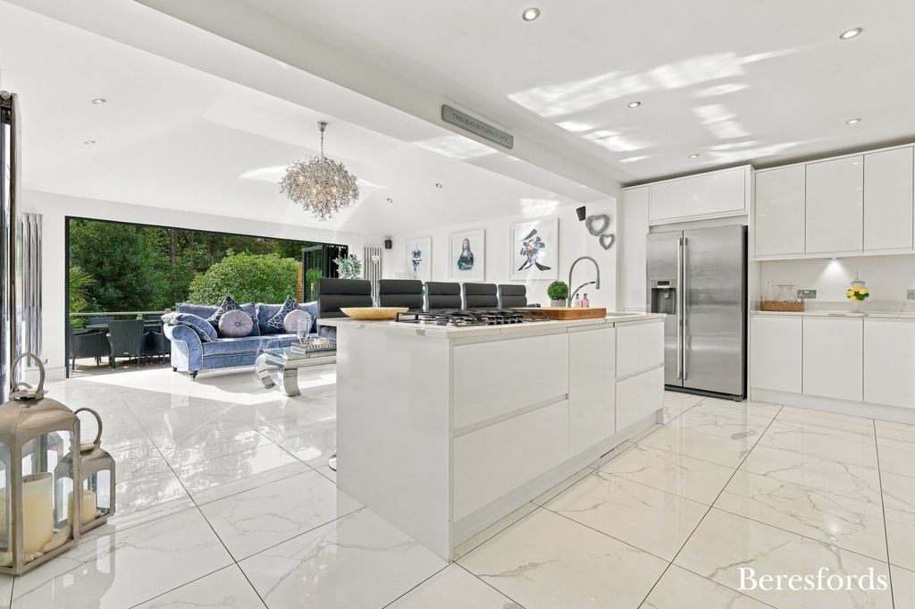 Property photo 2 of 47 Picture No. 13